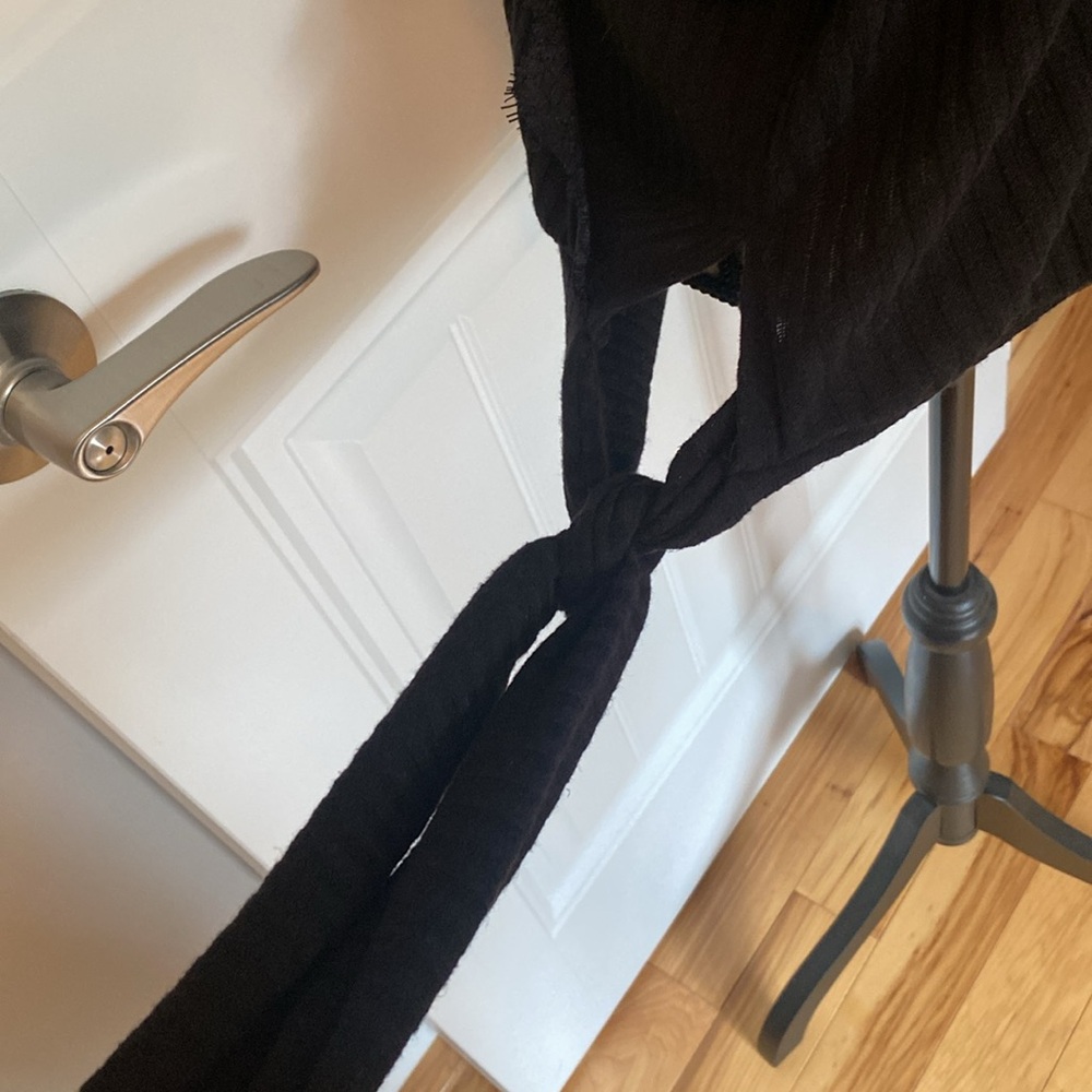 Blu Pepper Ribbed Knit Cold Shoulder Top - Picture 11 of 12